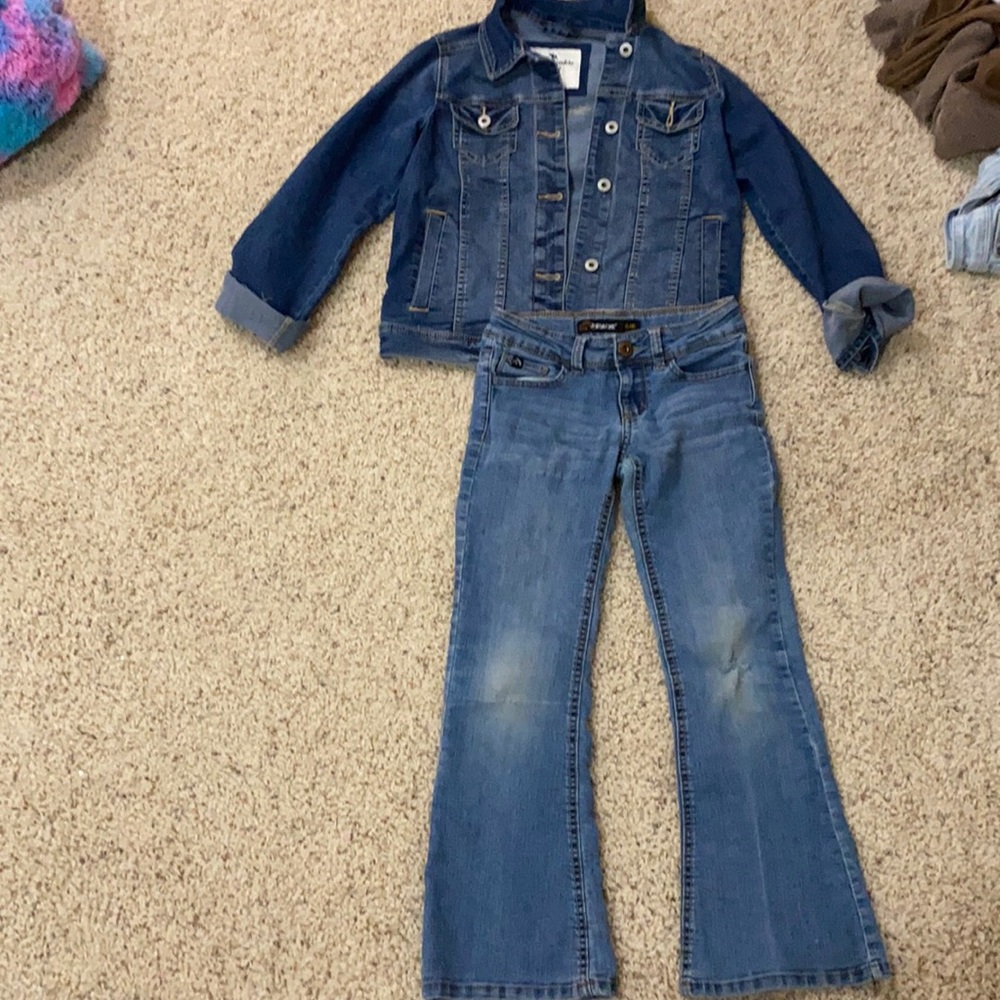 Jordache flare jeans with abercrombie denim jacket